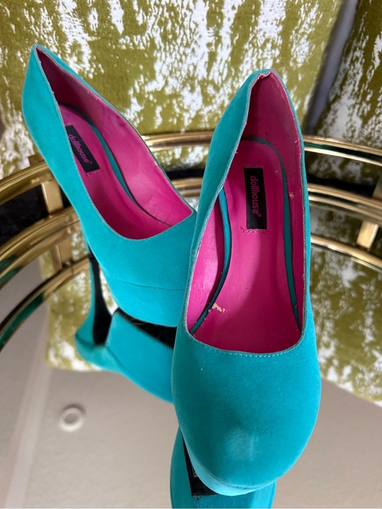 Dollhouse Shoes - Dollhouse Teal Platform Pumps with Pink Lining